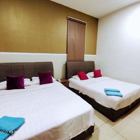Atlantis Homestay Pool View 1210 Malacca Esterno foto
