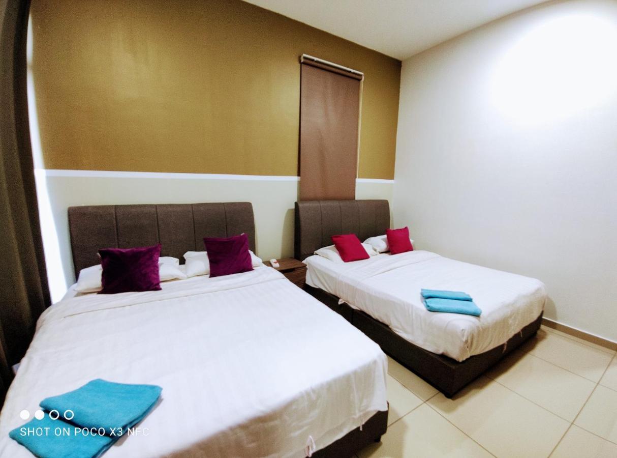 Atlantis Homestay Pool View 1210 Malacca Esterno foto