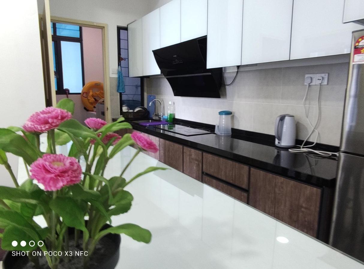 Atlantis Homestay Pool View 1210 Malacca Esterno foto
